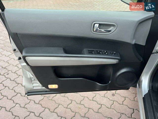 Серый Ниссан ИксТрейл, объемом двигателя 2.49 л и пробегом 155 тыс. км за 8499 $, фото 23 на Automoto.ua