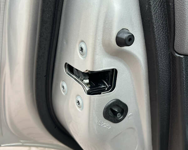 Серый Ниссан ИксТрейл, объемом двигателя 2.49 л и пробегом 155 тыс. км за 8499 $, фото 36 на Automoto.ua