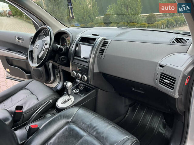 Серый Ниссан ИксТрейл, объемом двигателя 2.5 л и пробегом 155 тыс. км за 8750 $, фото 44 на Automoto.ua