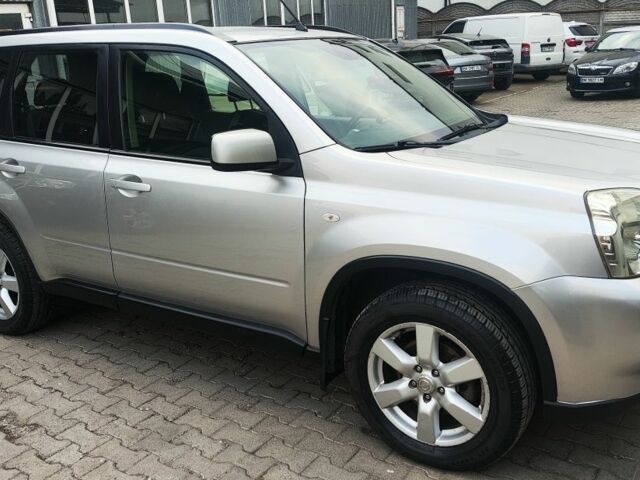 Сірий Ніссан ІксТрейл, об'ємом двигуна 2 л та пробігом 231 тис. км за 8200 $, фото 2 на Automoto.ua