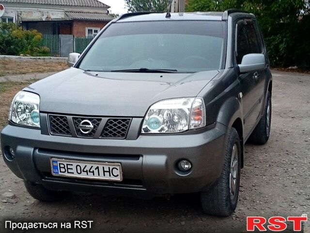 Серый Ниссан ИксТрейл, объемом двигателя 2.5 л и пробегом 360 тыс. км за 5500 $, фото 10 на Automoto.ua