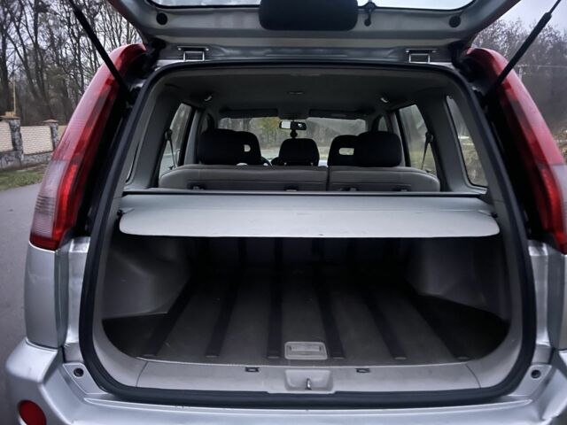 Серый Ниссан ИксТрейл, объемом двигателя 2.2 л и пробегом 267 тыс. км за 4400 $, фото 14 на Automoto.ua