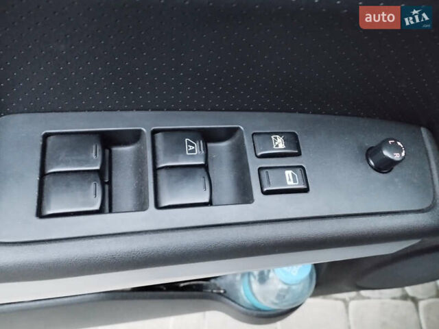 Серый Ниссан ИксТрейл, объемом двигателя 2 л и пробегом 220 тыс. км за 9700 $, фото 20 на Automoto.ua