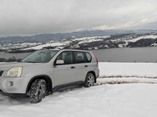 Серый Ниссан ИксТрейл, объемом двигателя 2 л и пробегом 247 тыс. км за 5911 $, фото 4 на Automoto.ua