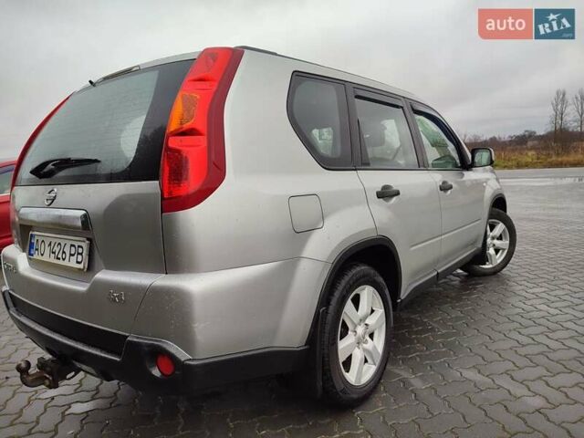 Серый Ниссан ИксТрейл, объемом двигателя 2 л и пробегом 230 тыс. км за 7900 $, фото 6 на Automoto.ua