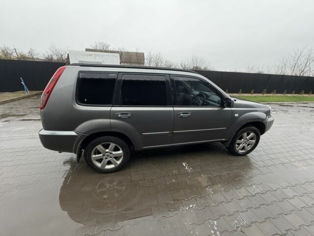 Серый Ниссан ИксТрейл, объемом двигателя 2.2 л и пробегом 150 тыс. км за 2500 $, фото 6 на Automoto.ua