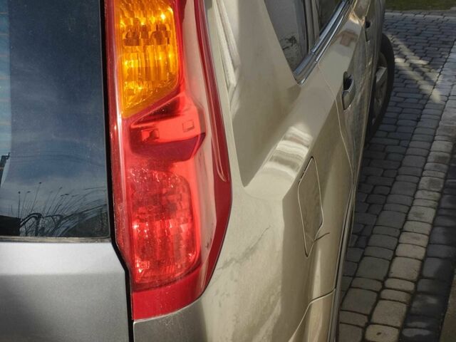 Серый Ниссан ИксТрейл, объемом двигателя 2 л и пробегом 173 тыс. км за 9200 $, фото 5 на Automoto.ua