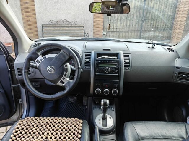 Серый Ниссан ИксТрейл, объемом двигателя 0 л и пробегом 269 тыс. км за 6200 $, фото 4 на Automoto.ua