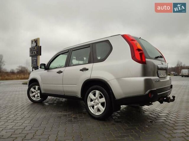 Серый Ниссан ИксТрейл, объемом двигателя 2 л и пробегом 230 тыс. км за 7900 $, фото 13 на Automoto.ua