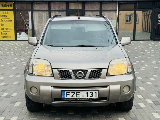 Серый Ниссан ИксТрейл, объемом двигателя 2.2 л и пробегом 170 тыс. км за 4250 $, фото 17 на Automoto.ua