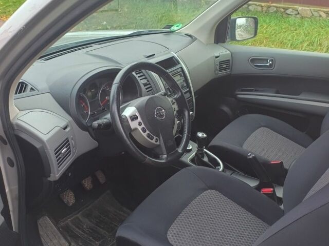 Сірий Ніссан ІксТрейл, об'ємом двигуна 2 л та пробігом 258 тис. км за 5400 $, фото 3 на Automoto.ua