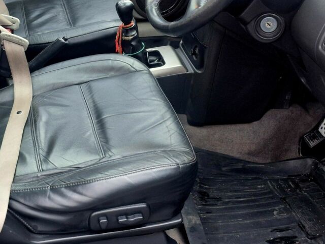 Серый Ниссан ИксТрейл, объемом двигателя 2 л и пробегом 160 тыс. км за 3550 $, фото 12 на Automoto.ua