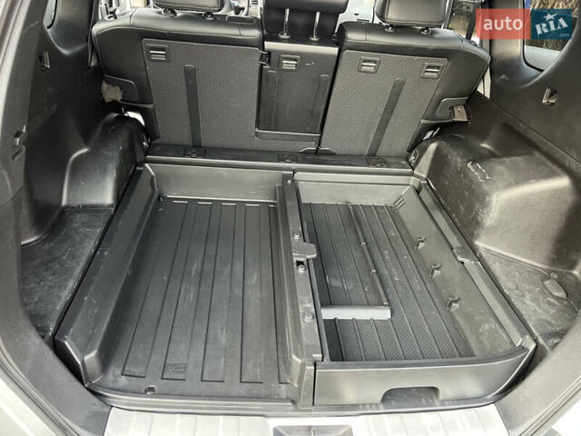 Серый Ниссан ИксТрейл, объемом двигателя 2.5 л и пробегом 155 тыс. км за 8750 $, фото 61 на Automoto.ua