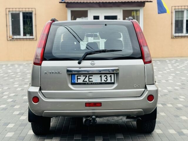 Серый Ниссан ИксТрейл, объемом двигателя 2.2 л и пробегом 170 тыс. км за 4250 $, фото 4 на Automoto.ua