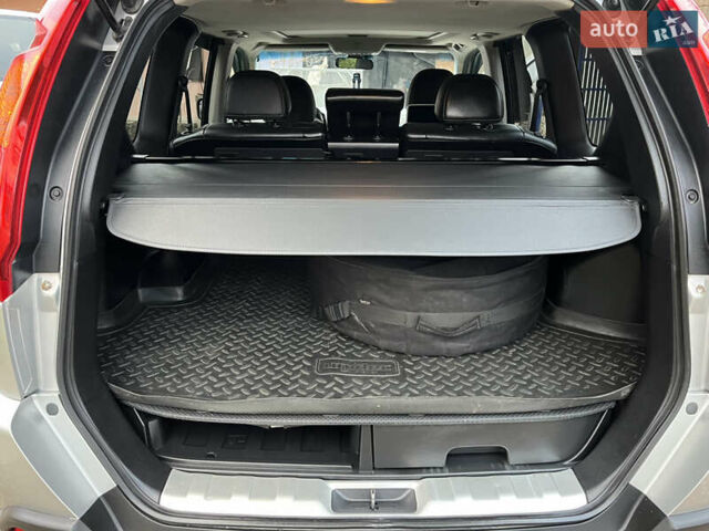 Серый Ниссан ИксТрейл, объемом двигателя 2.49 л и пробегом 155 тыс. км за 8499 $, фото 47 на Automoto.ua