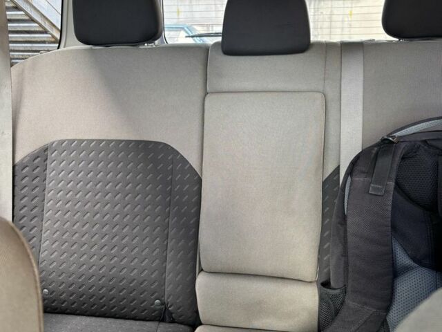 Сірий Ніссан ІксТрейл, об'ємом двигуна 2.2 л та пробігом 2 тис. км за 5000 $, фото 5 на Automoto.ua