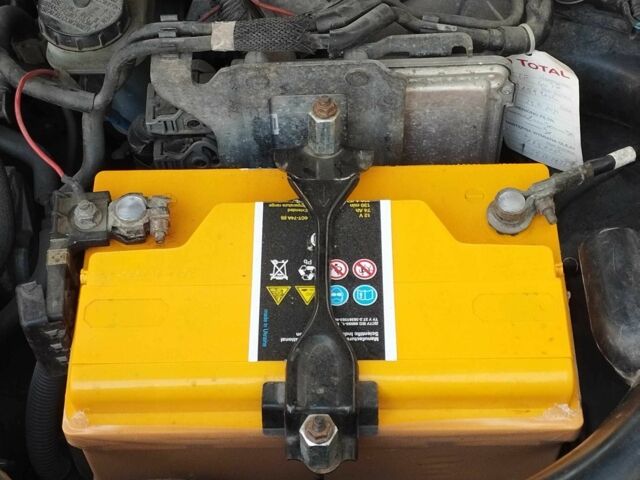 Серый Ниссан ИксТрейл, объемом двигателя 2 л и пробегом 173 тыс. км за 9200 $, фото 13 на Automoto.ua