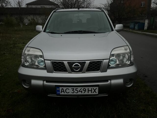 Серый Ниссан ИксТрейл, объемом двигателя 2.2 л и пробегом 267 тыс. км за 4400 $, фото 7 на Automoto.ua