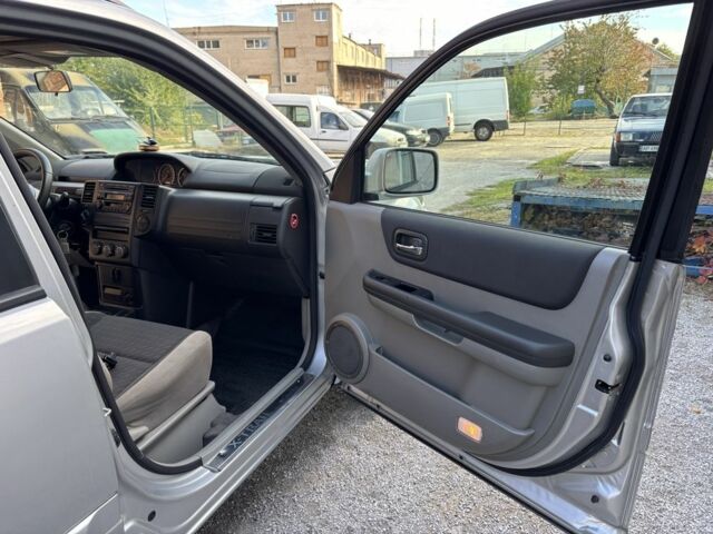 Сірий Ніссан ІксТрейл, об'ємом двигуна 2.2 л та пробігом 2 тис. км за 5000 $, фото 15 на Automoto.ua