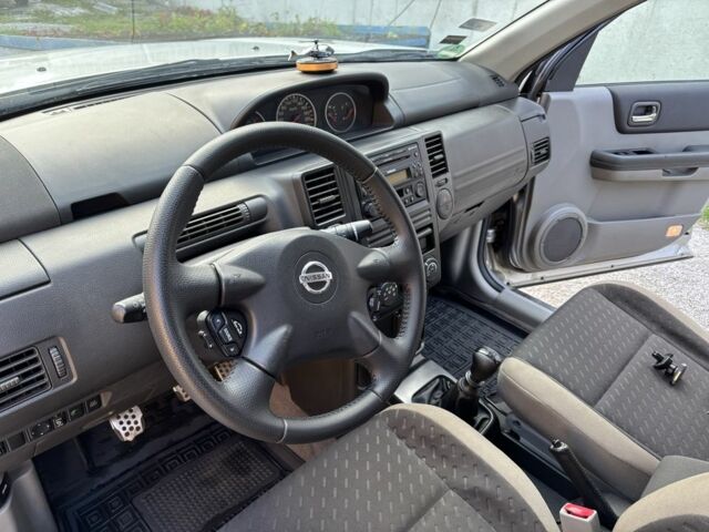 Сірий Ніссан ІксТрейл, об'ємом двигуна 2.2 л та пробігом 2 тис. км за 5000 $, фото 18 на Automoto.ua