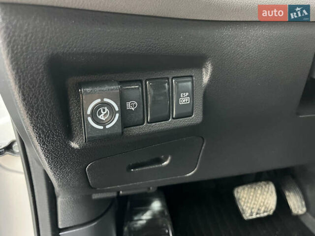 Серый Ниссан ИксТрейл, объемом двигателя 2.5 л и пробегом 155 тыс. км за 8750 $, фото 27 на Automoto.ua