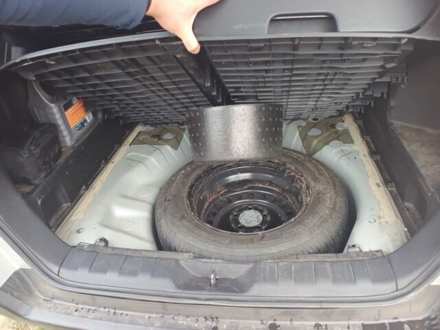 Сірий Ніссан ІксТрейл, об'ємом двигуна 2 л та пробігом 258 тис. км за 5400 $, фото 7 на Automoto.ua