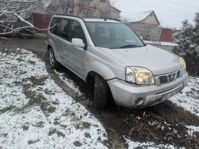 Серый Ниссан ИксТрейл, объемом двигателя 0 л и пробегом 307 тыс. км за 3500 $, фото 6 на Automoto.ua