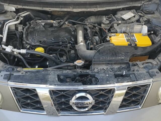 Серый Ниссан ИксТрейл, объемом двигателя 2 л и пробегом 173 тыс. км за 9200 $, фото 12 на Automoto.ua