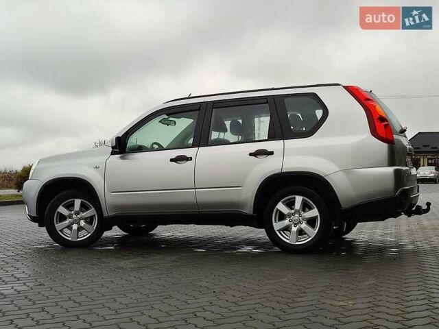 Серый Ниссан ИксТрейл, объемом двигателя 2 л и пробегом 230 тыс. км за 7900 $, фото 11 на Automoto.ua