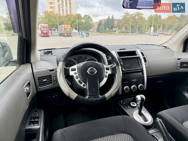 Серый Ниссан ИксТрейл, объемом двигателя 2 л и пробегом 225 тыс. км за 8800 $, фото 16 на Automoto.ua