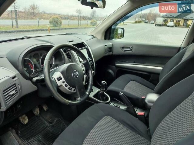 Серый Ниссан ИксТрейл, объемом двигателя 2 л и пробегом 230 тыс. км за 7900 $, фото 16 на Automoto.ua