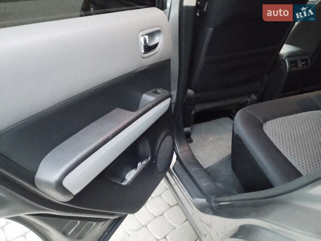 Серый Ниссан ИксТрейл, объемом двигателя 2 л и пробегом 220 тыс. км за 9700 $, фото 13 на Automoto.ua