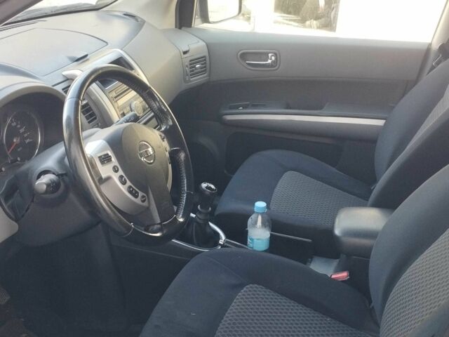 Серый Ниссан ИксТрейл, объемом двигателя 2 л и пробегом 173 тыс. км за 9200 $, фото 7 на Automoto.ua