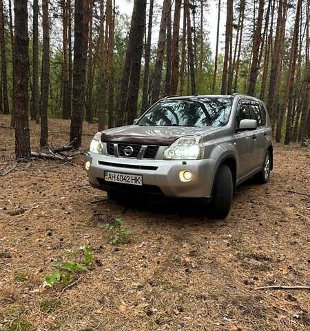 Сірий Ніссан ІксТрейл, об'ємом двигуна 2 л та пробігом 283 тис. км за 8000 $, фото 3 на Automoto.ua