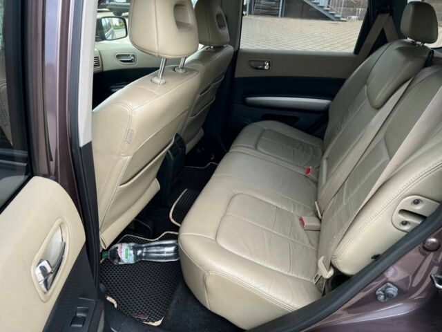 Серый Ниссан ИксТрейл, объемом двигателя 2 л и пробегом 272 тыс. км за 9000 $, фото 6 на Automoto.ua