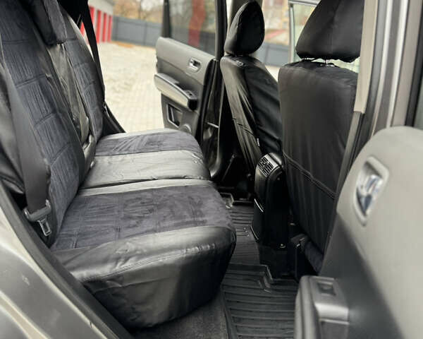 Серый Ниссан ИксТрейл, объемом двигателя 2 л и пробегом 326 тыс. км за 8650 $, фото 17 на Automoto.ua