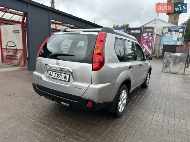 Сірий Ніссан ІксТрейл, об'ємом двигуна 2.49 л та пробігом 197 тис. км за 8300 $, фото 10 на Automoto.ua