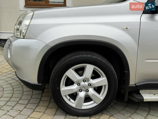 Сірий Ніссан ІксТрейл, об'ємом двигуна 2 л та пробігом 228 тис. км за 10250 $, фото 45 на Automoto.ua