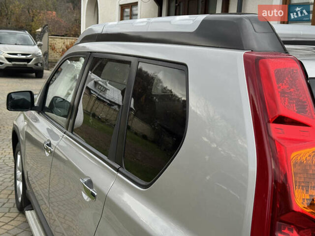 Сірий Ніссан ІксТрейл, об'ємом двигуна 2 л та пробігом 228 тис. км за 10250 $, фото 62 на Automoto.ua