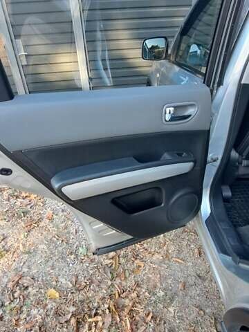 Сірий Ніссан ІксТрейл, об'ємом двигуна 2.49 л та пробігом 327 тис. км за 12000 $, фото 17 на Automoto.ua