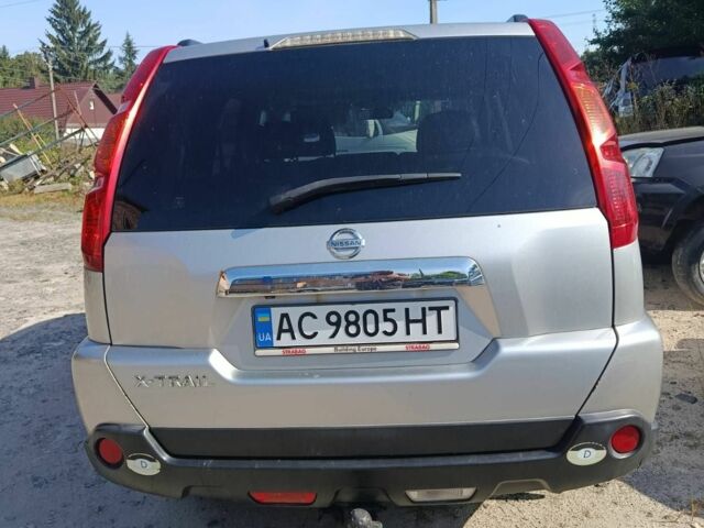 Серый Ниссан ИксТрейл, объемом двигателя 2 л и пробегом 255 тыс. км за 6100 $, фото 4 на Automoto.ua
