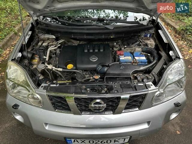 Серый Ниссан ИксТрейл, объемом двигателя 2 л и пробегом 290 тыс. км за 9800 $, фото 17 на Automoto.ua