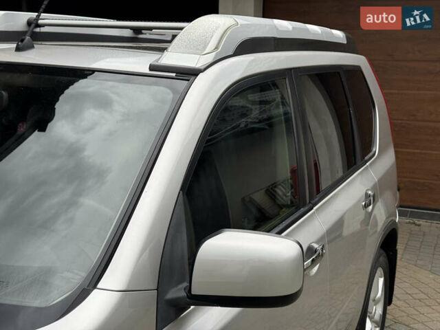 Сірий Ніссан ІксТрейл, об'ємом двигуна 2 л та пробігом 228 тис. км за 10250 $, фото 66 на Automoto.ua