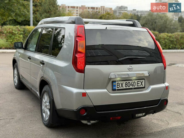 Серый Ниссан ИксТрейл, объемом двигателя 2 л и пробегом 240 тыс. км за 7600 $, фото 23 на Automoto.ua