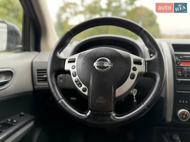 Серый Ниссан ИксТрейл, объемом двигателя 2 л и пробегом 240 тыс. км за 7600 $, фото 45 на Automoto.ua