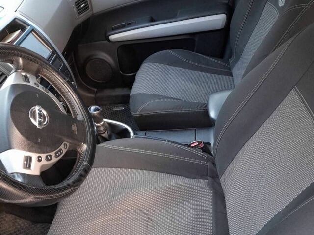 Серый Ниссан ИксТрейл, объемом двигателя 2 л и пробегом 195 тыс. км за 8300 $, фото 5 на Automoto.ua