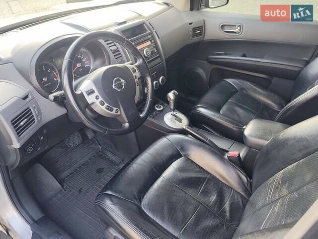 Сірий Ніссан ІксТрейл, об'ємом двигуна 2.5 л та пробігом 132 тис. км за 8900 $, фото 41 на Automoto.ua