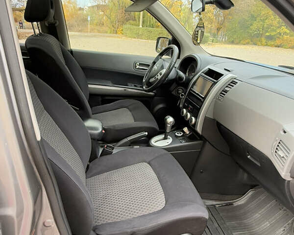 Ниссан ИксТрейл 2008 в Миргороде на Automoto.ua Серый Ниссан ИксТрейл, объемом двигателя 2 л и пробегом 29 тыс. км за 8900 $, фото 6 на Automoto.ua