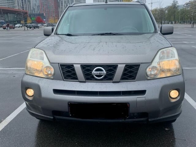 Серый Ниссан ИксТрейл, объемом двигателя 0 л и пробегом 350 тыс. км за 4600 $, фото 1 на Automoto.ua