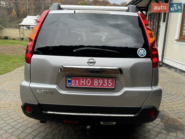 Сірий Ніссан ІксТрейл, об'ємом двигуна 2 л та пробігом 228 тис. км за 10250 $, фото 37 на Automoto.ua